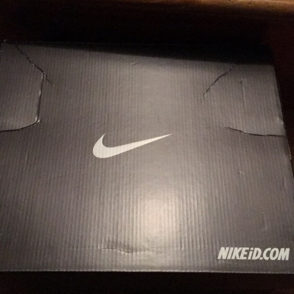 “$ALE”NICE &NEW Nike iridescent AF1 size 9.5 - Picture 2 of 3